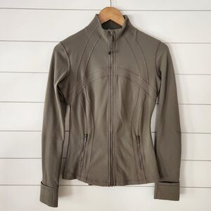 LULULEMON SIZE 6 DEFINE JACKET